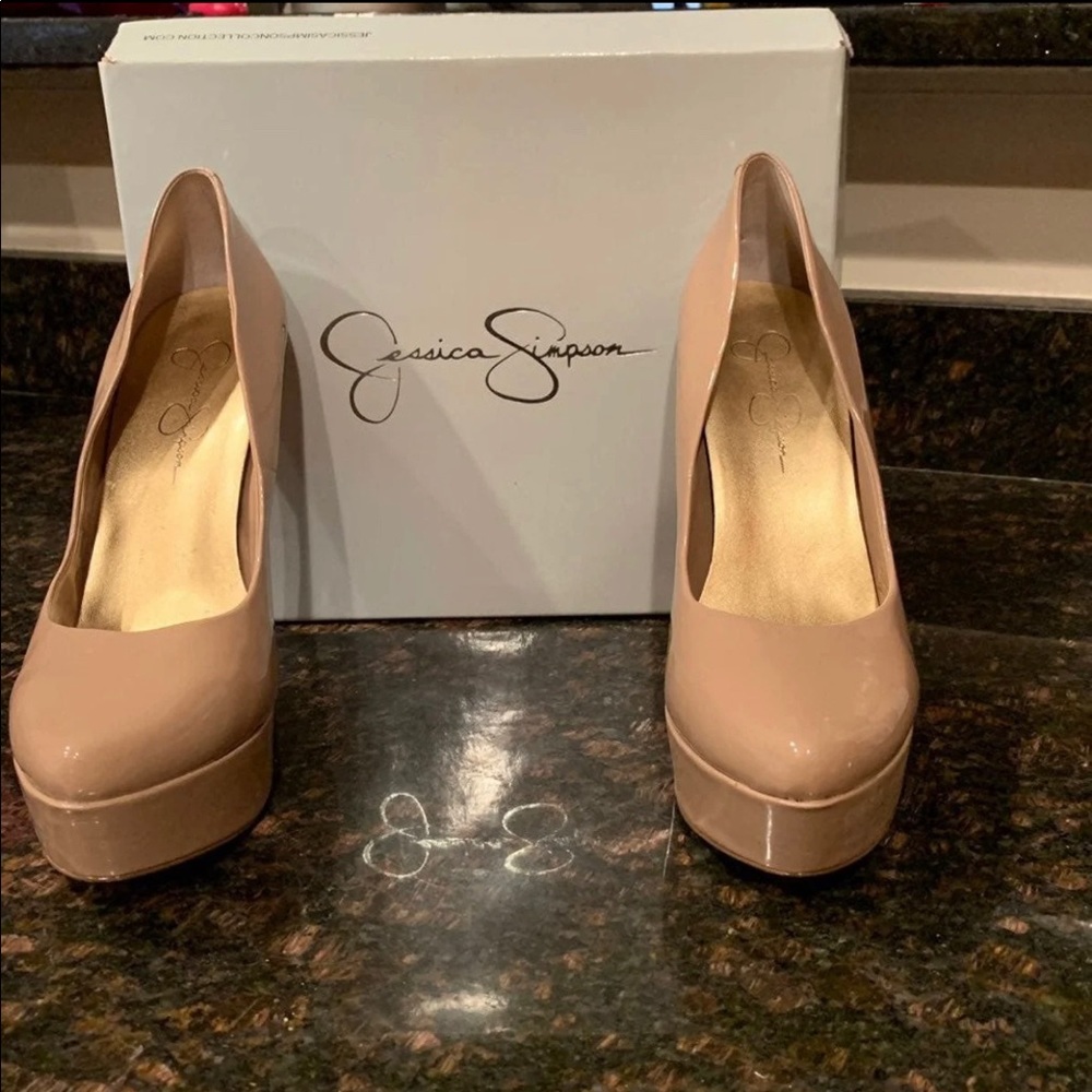Jessica Simpson Nude/Patent platform High Heels
